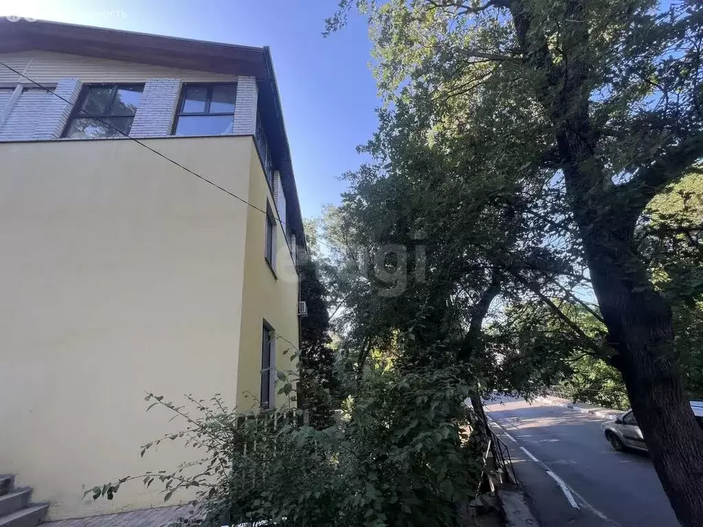2-комнатная квартира: Ливадия, улица Батурина, 12А (100 м) - Фото 0