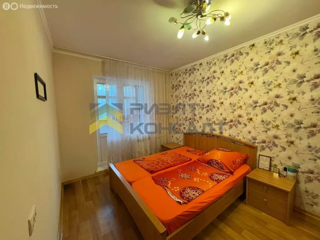 3-комнатная квартира: Омск, улица 70 лет Октября, 14/2 (63.8 м) - Фото 1