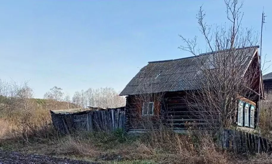 Дом в Пермский край, Кунгурский муниципальный округ, д. Гробово ул. ... - Фото 1