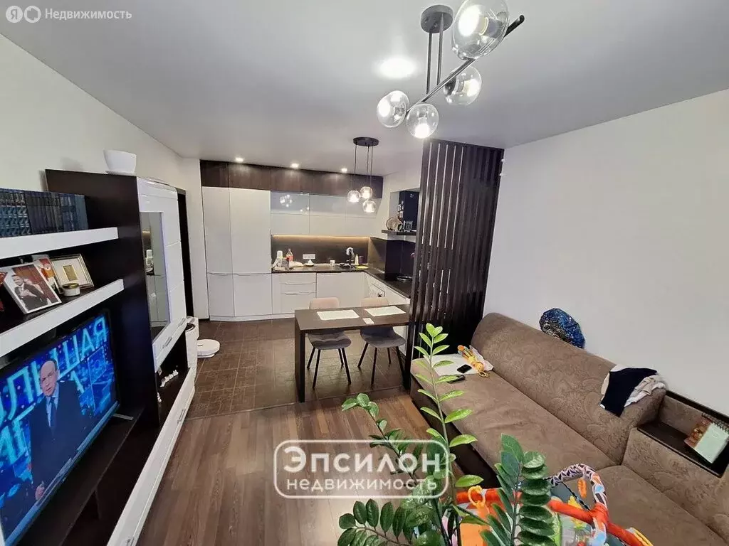 3-комнатная квартира: Курск, проспект Надежды Плевицкой, 15 (58.4 м) - Фото 2