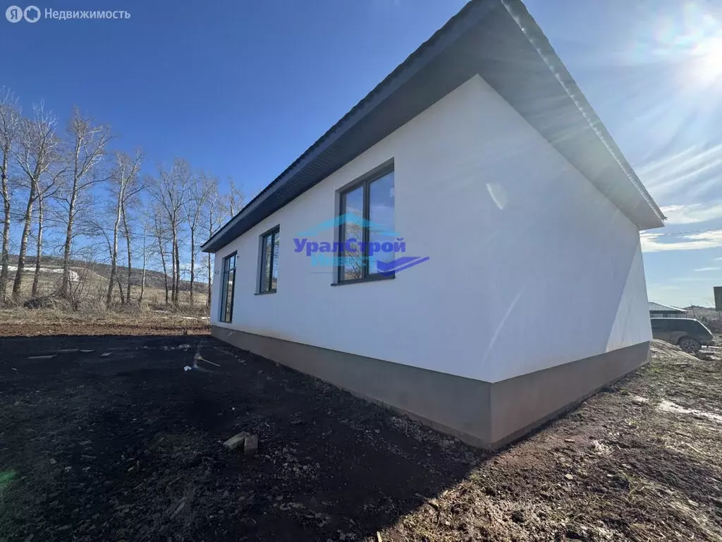 Дом в Октябрьский, улица Нарыш-Тау (100 м) - Фото 2