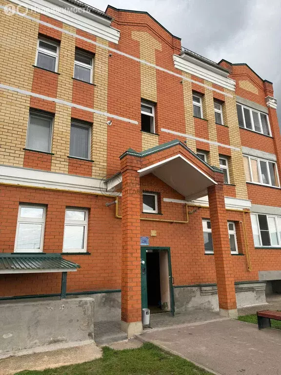 2-комнатная квартира: Арск, улица Зайнуллина, 12А (55.3 м) - Фото 0