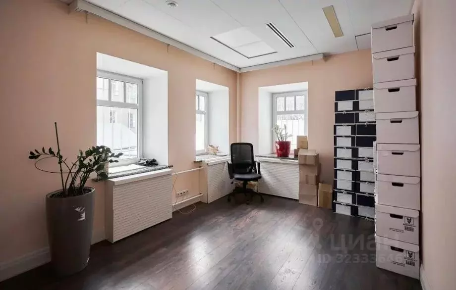 Офис в Москва ул. Земляной Вал, 4С1 (350 м) - Фото 2