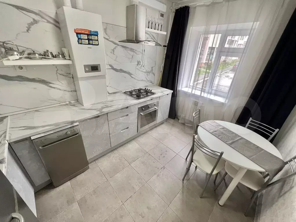 1-к. квартира, 36 м, 1/3 эт. - Фото 0