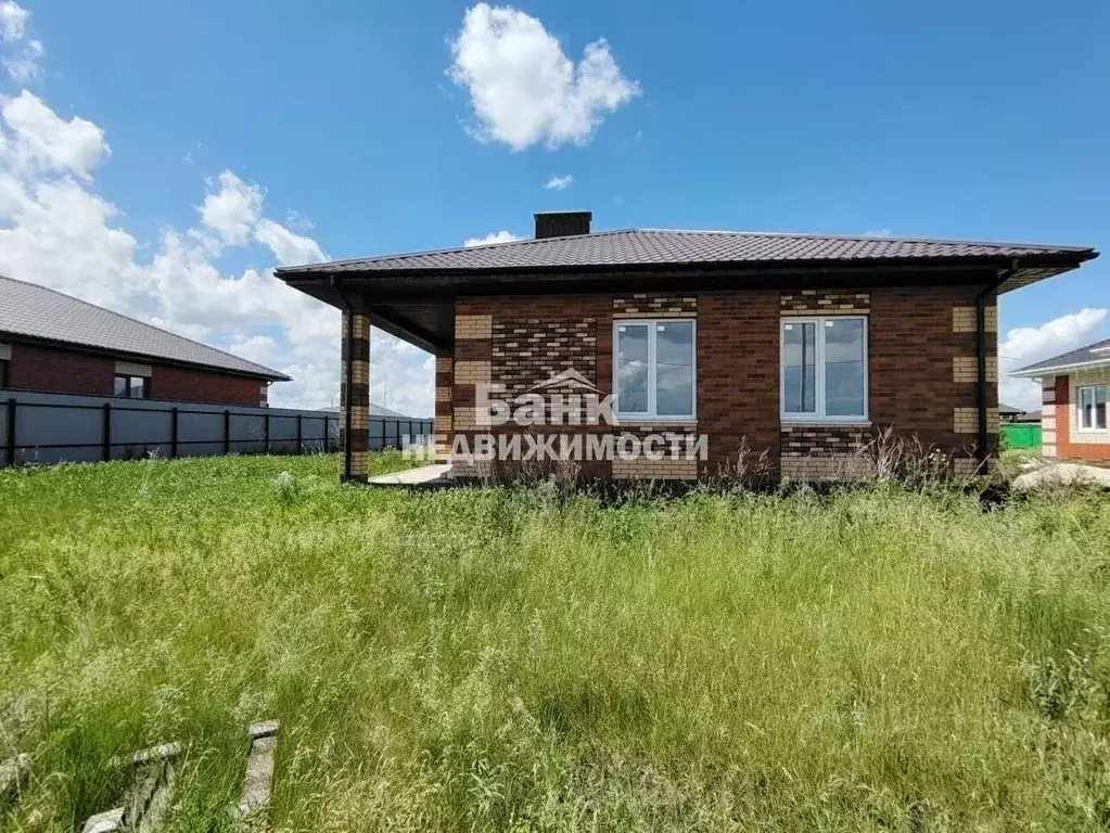 Дом в Саратовская область, Балаковский район, с. Натальино ул. Имени ... - Фото 1