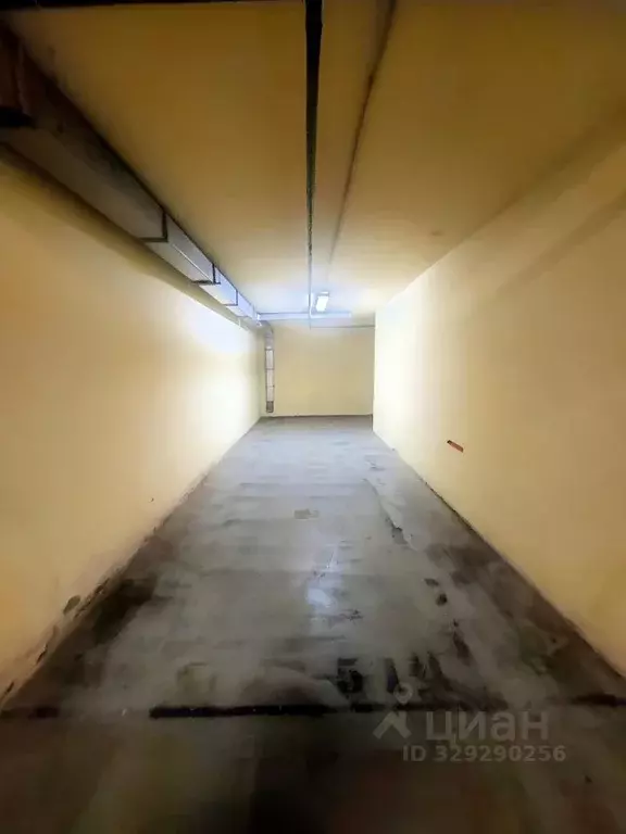 Гараж в Москва ул. Покрышкина, 8 (15000 м) - Фото 1