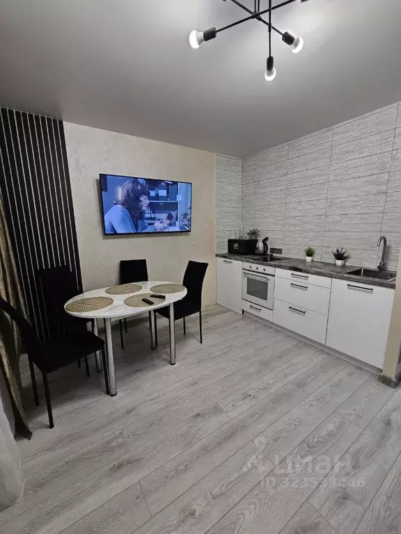 1-к кв. Курганская область, Курган Заозерный жилрайон, 4-й мкр, 32 ... - Фото 1