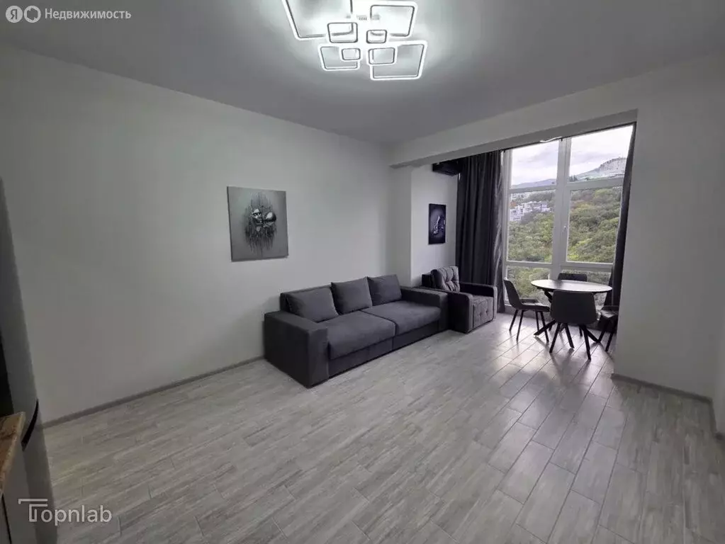 2-комнатная квартира: Ялта, Ореховая улица, 23А (60.5 м) - Фото 1