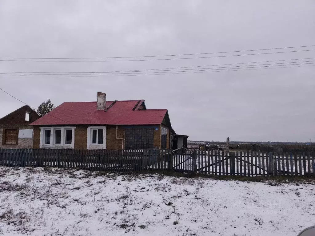 Дом в Башкортостан, Стерлитамакский район, Ашкадарский сельсовет, д. ... - Фото 0