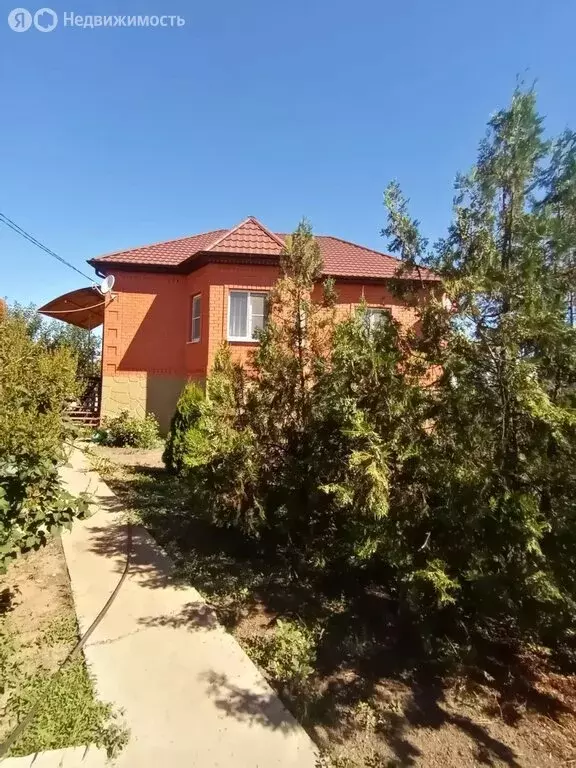 Дом в село Красный Яр, улица 70 лет Советской Армии (171.8 м) - Фото 1