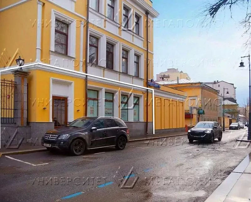 Торговая площадь в Москва Еропкинский пер., 16 (196 м) - Фото 1