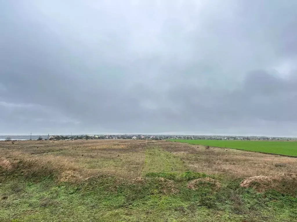 Участок в Крым, Ленинский район, Семисотское с/пос, с. Каменское  (6.7 ... - Фото 0