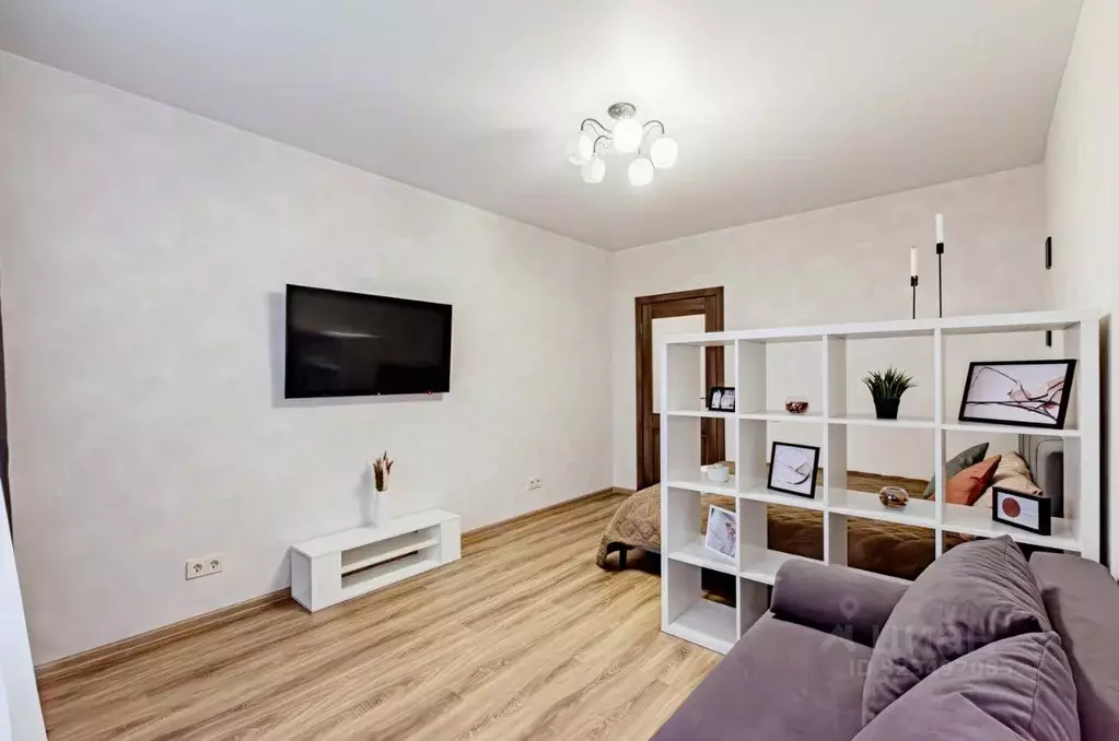 1-к кв. Татарстан, Казань Комсомольская ул., 1 (49.0 м) - Фото 2