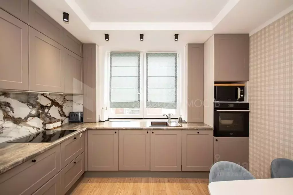 2-к кв. Тюменская область, Тюмень ул. Тимофея Чаркова, 81к2 (55.0 м) - Фото 1