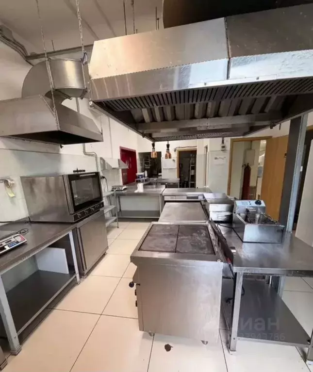 Помещение свободного назначения в Москва ул. Кухмистерова, 6 (350 м) - Фото 1