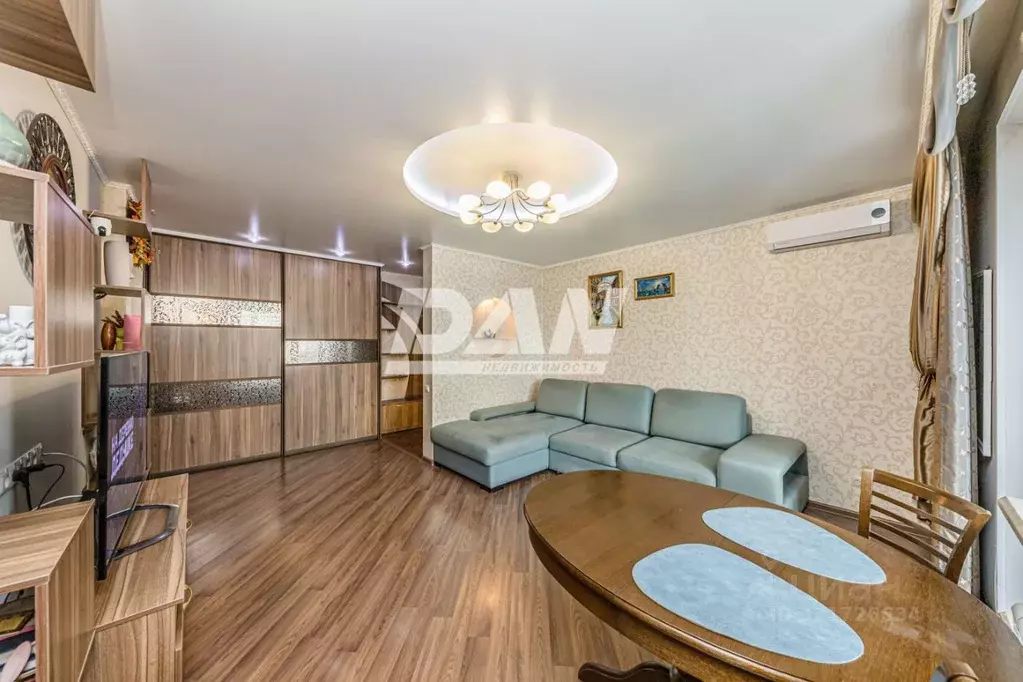 3-к кв. Челябинская область, Челябинск ул. Скульптора Головницкого, 28 ... - Фото 1