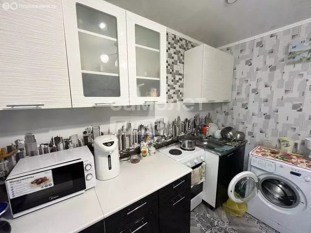 2-комнатная квартира: Заводоуковск, Заводская улица, 11 (49 м) - Фото 0