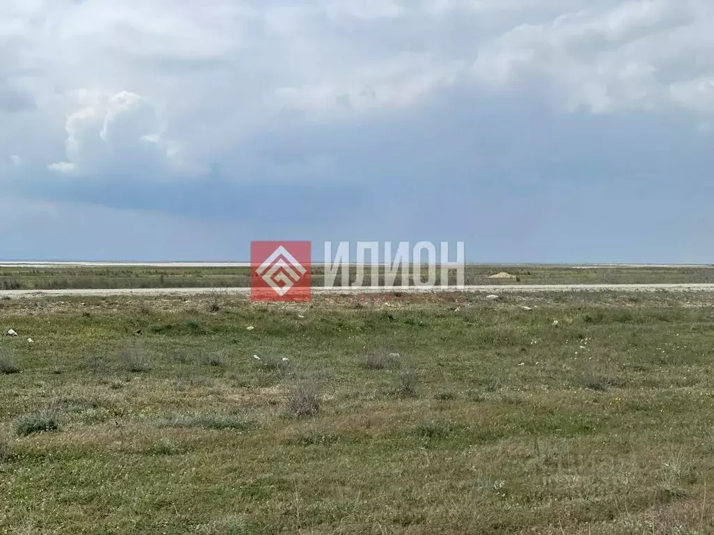 Участок в Крым, Ленинский район, Семисотское с/пос, с. Соляное  (6.0 ... - Фото 2