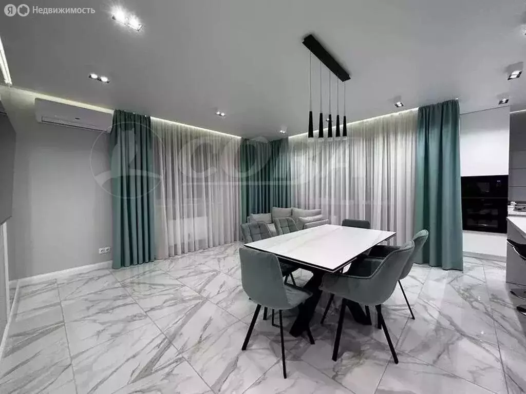 4-комнатная квартира: Тюмень, улица Газовиков, 35 (135 м) - Фото 0