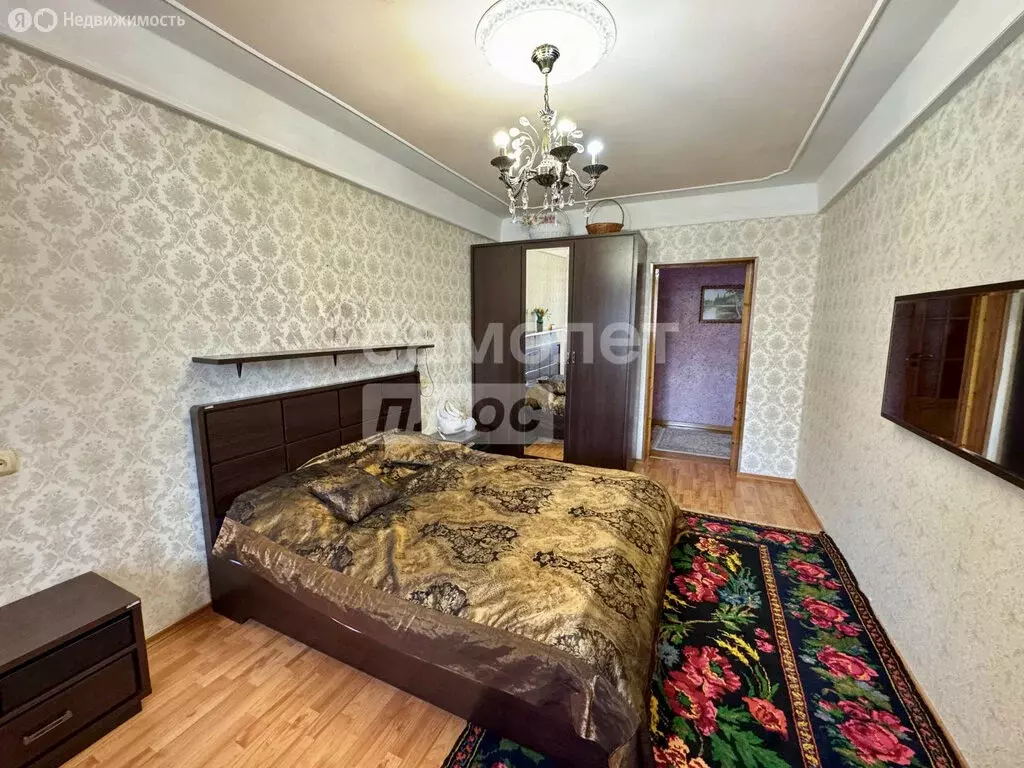 4-комнатная квартира: Махачкала, улица Мирзабекова, 122 (94 м) - Фото 0
