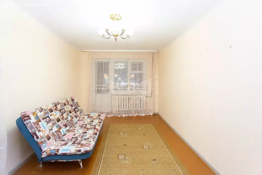 3-комнатная квартира: Тобольск, улица Знаменского, 16 (63 м) - Фото 0
