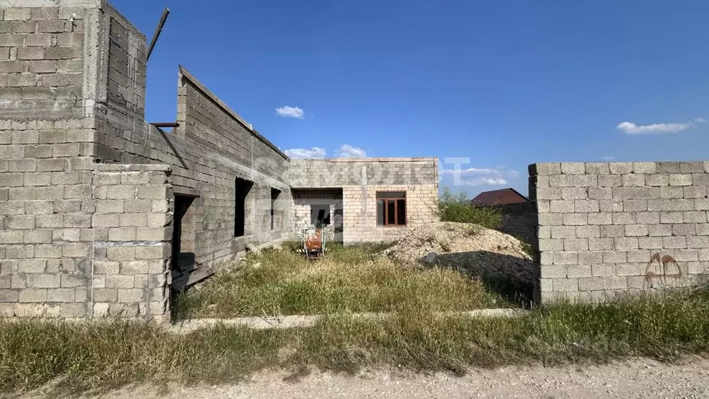 Дом в Дагестан, Хасавюрт проезд Энергетическая улица 12-й, 57 (400 м) - Фото 1
