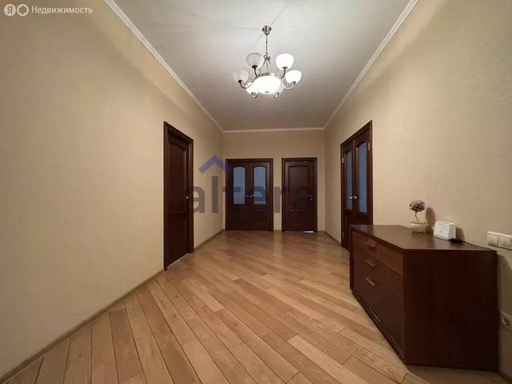 4-комнатная квартира: Казань, улица Айвазовского, 3 (150 м) - Фото 1