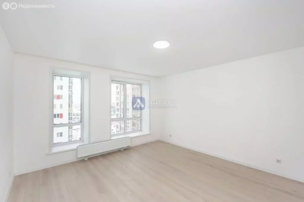 1-комнатная квартира: Тюмень, улица 50 лет Октября, 75к4 (53.5 м) - Фото 2