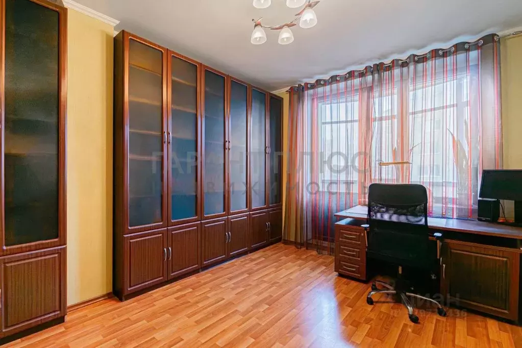 4-к кв. Липецкая область, Липецк Угловая ул., 15 (136.4 м) - Фото 1