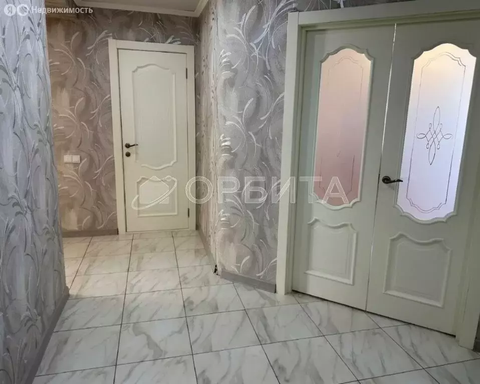 2-комнатная квартира: Тюмень, улица Избышева, 8 (65.3 м) - Фото 1