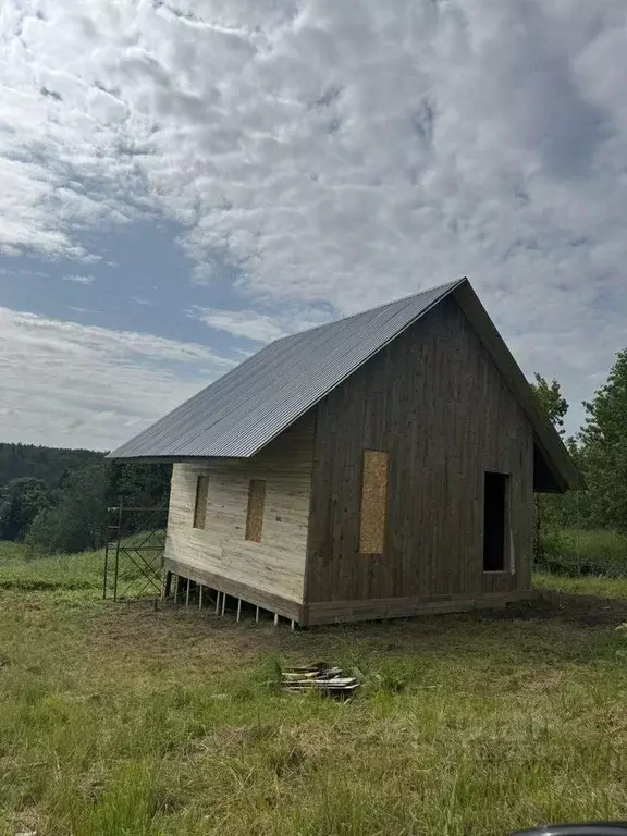 Дом в Ленинградская область, Лужский район, Толмачевское городское ... - Фото 1