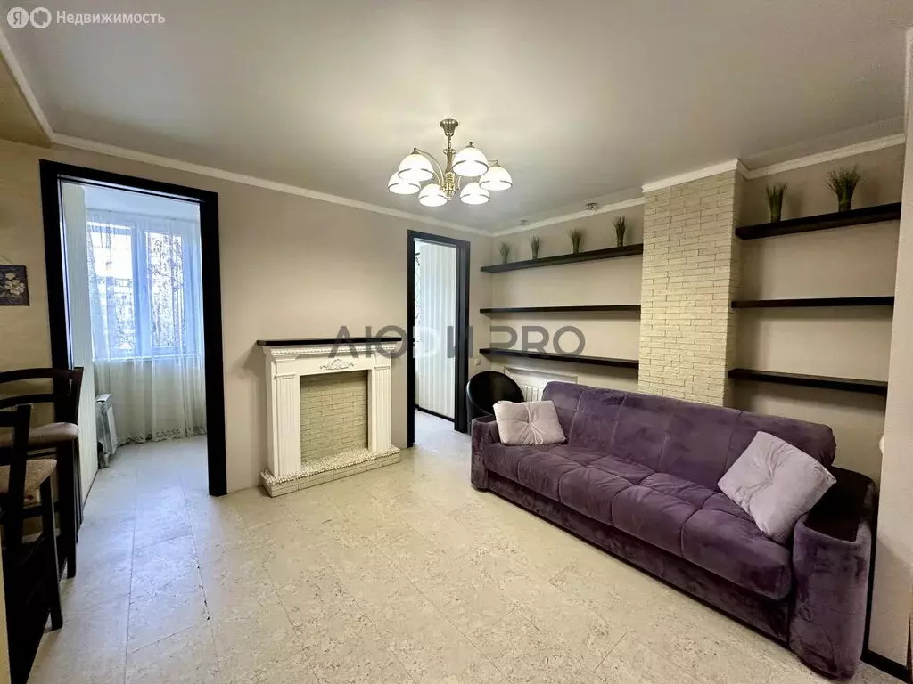 2-комнатная квартира: Саратов, улица имени Е.И. Пугачёва, 109 (84.5 м) - Фото 2