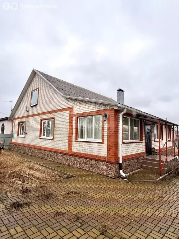 Дом в городское поселение посёлок Октябрьский, рабочий посёлок ... - Фото 1