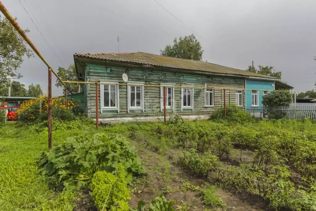 Дом в Омская область, Омский район, с. Надеждино Центральная ул. (257 ... - Фото 0