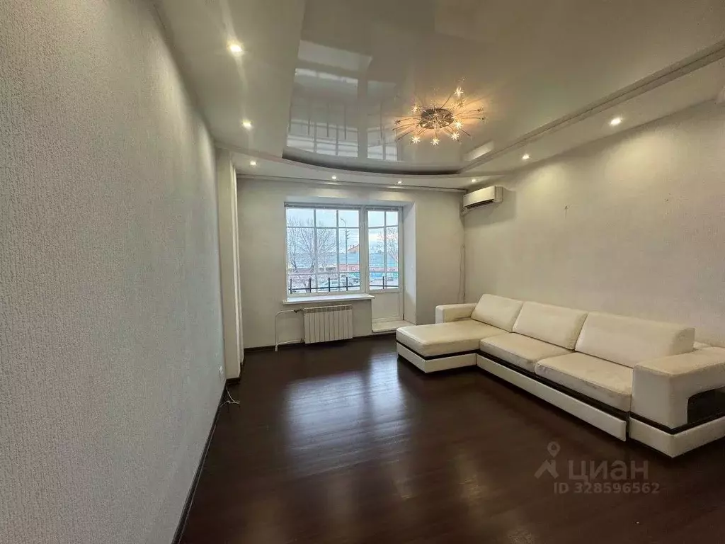 2-к кв. Хакасия, Абакан Аскизская ул., 152В (72.6 м) - Фото 1