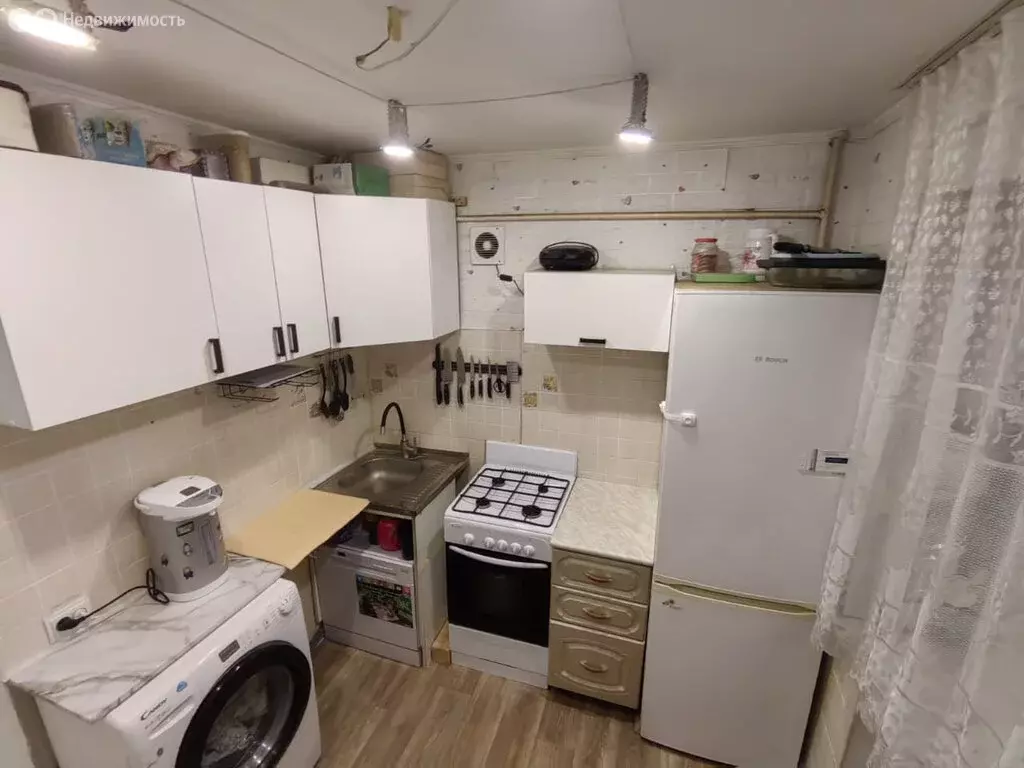 2-комнатная квартира: Екатеринбург, улица 40-летия Октября, 4 (44.9 м) - Фото 2