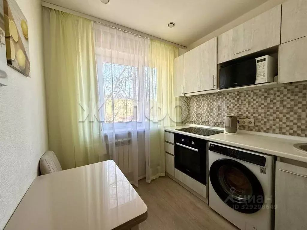 3-к кв. Иркутская область, Иркутск Карпинская ул., 21А (59.8 м) - Фото 1