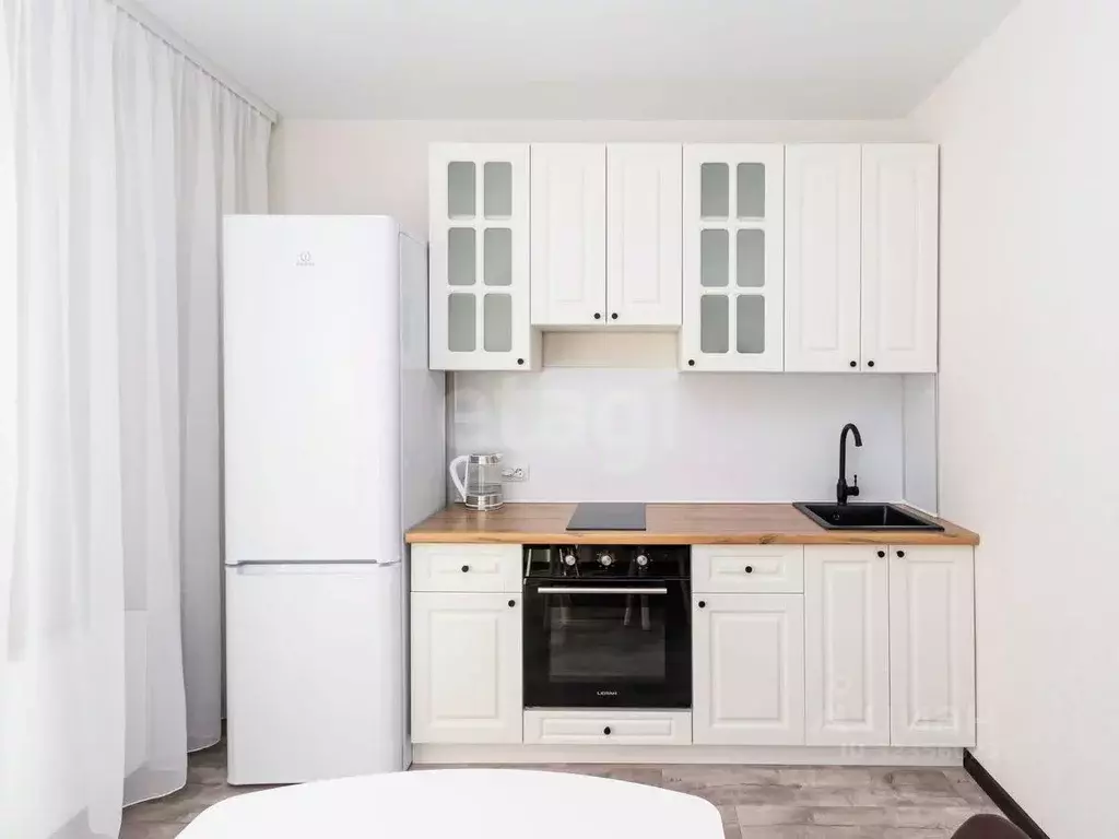 2-к кв. Тюменская область, Тюмень ул. Александра Протозанова, 12к1 ... - Фото 1