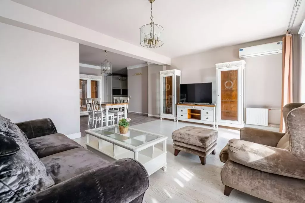 4-к кв. Санкт-Петербург Большой Сампсониевский просп., 4-6 (145.3 м) - Фото 1