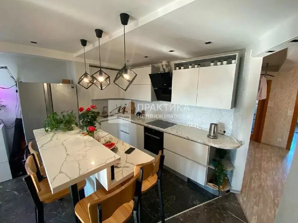 Продается 4-комнатная квартира - Фото 1