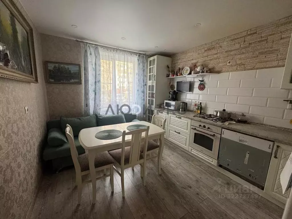 2-к кв. Ярославская область, Ярославль ул. Папанина, 8к2 (57.1 м) - Фото 2