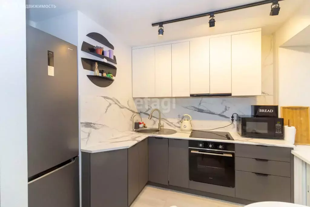 2-комнатная квартира: Тюмень, улица Калинина, 9 (41.6 м) - Фото 1