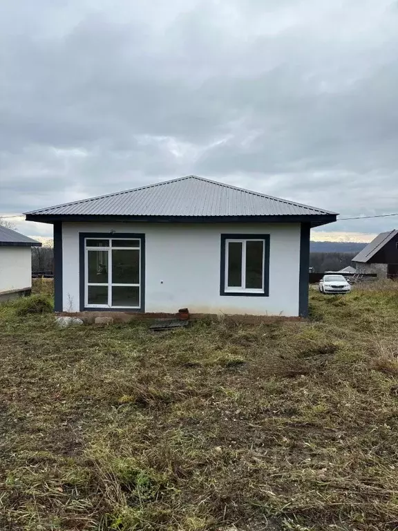 Дом в Башкортостан, Иглинский район, Акбердинский сельсовет, с. ... - Фото 1