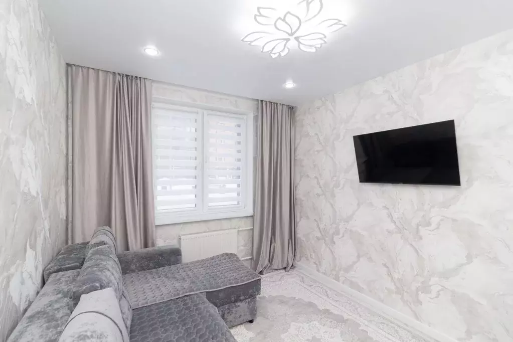 1-к кв. Тюменская область, Тюмень ул. Тимофея Чаркова, 69к3 (30.3 м) - Фото 1