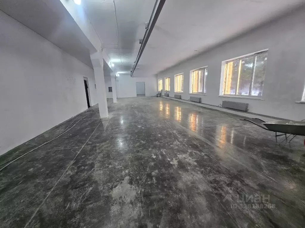 Помещение свободного назначения в Красноярский край, Красноярск ул. 26 ... - Фото 1