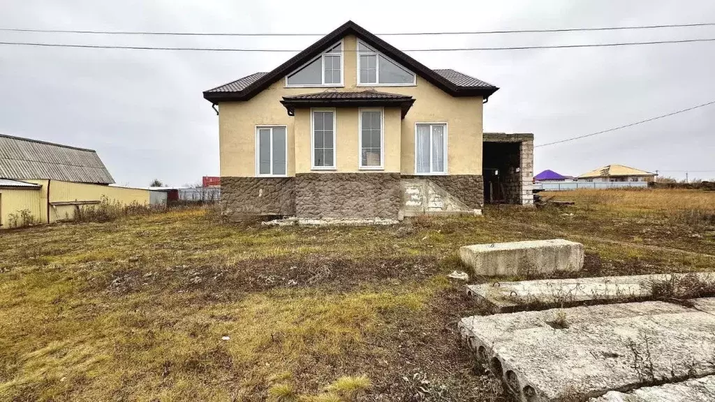 Дом в Ульяновская область, Цильнинский район, с. Большое Нагаткино ... - Фото 1