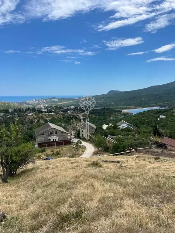 Участок в Крым, Алушта муниципальный округ, с. Изобильное ул. Горная ... - Фото 1