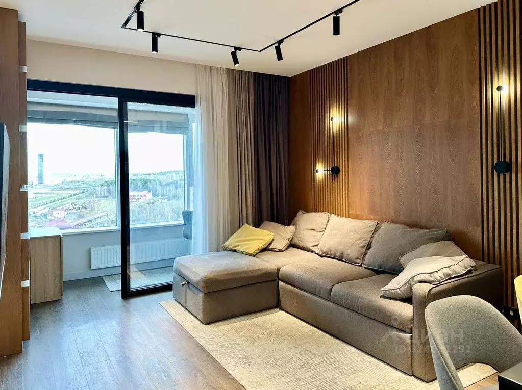 2-к кв. Свердловская область, Екатеринбург ул. Ткачей, 13 (78.8 м) - Фото 1