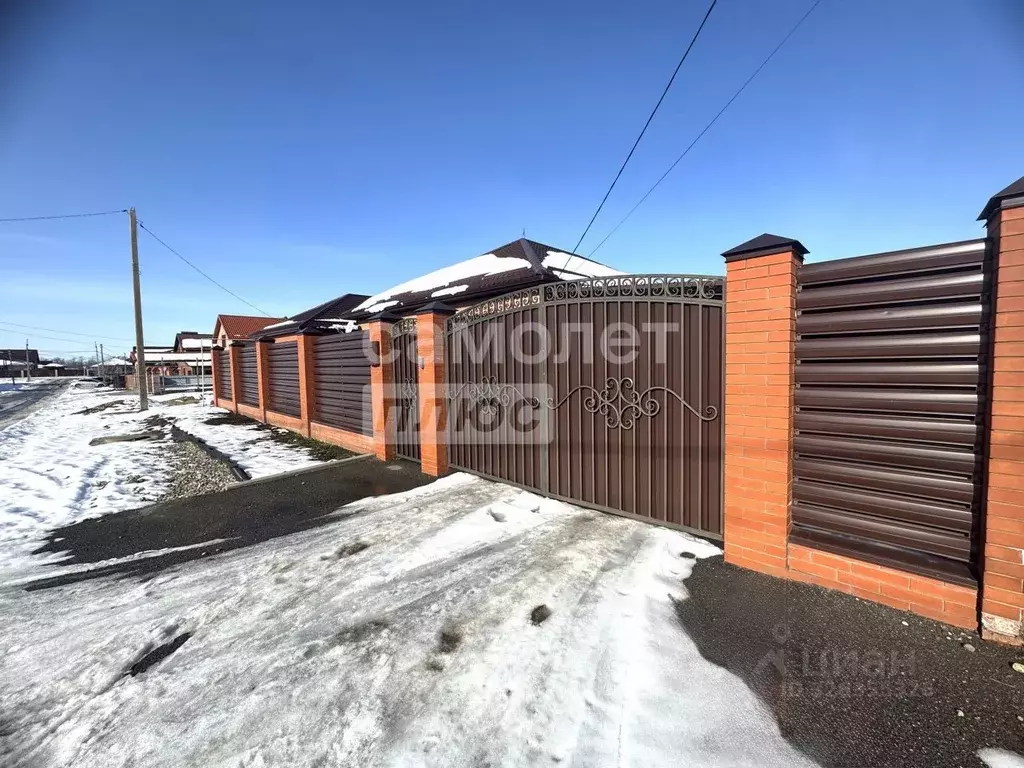 Дом в Краснодарский край, Кореновск ул. Тихорецкая, 27 (120 м) - Фото 1