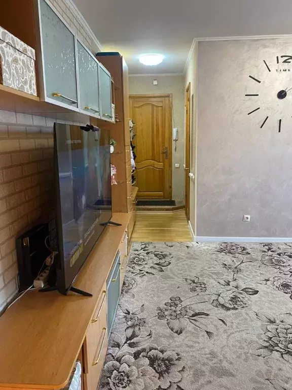3-к кв. Омская область, Омск просп. Космический, 5 (53.7 м) - Фото 1